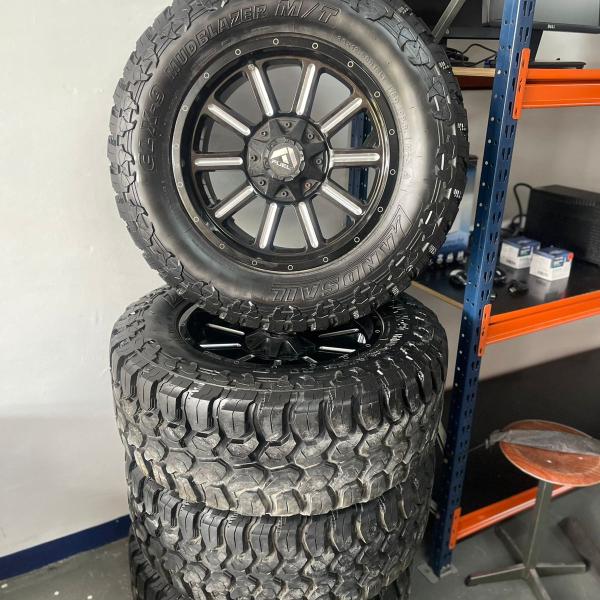 18 inch offroad banden met velg